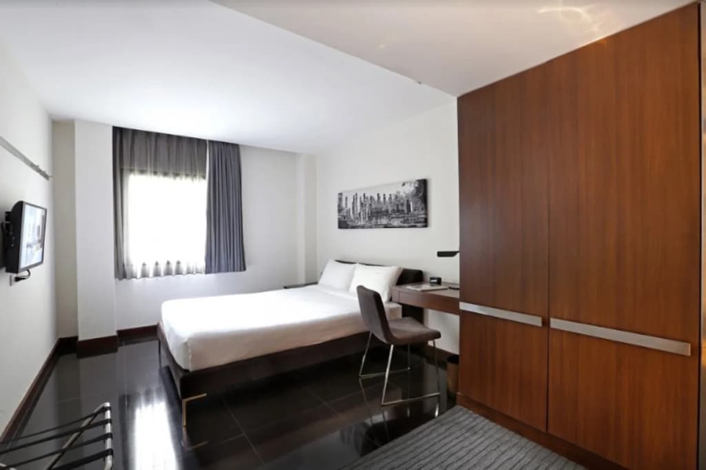 S33 Compact Hotel - photo 2