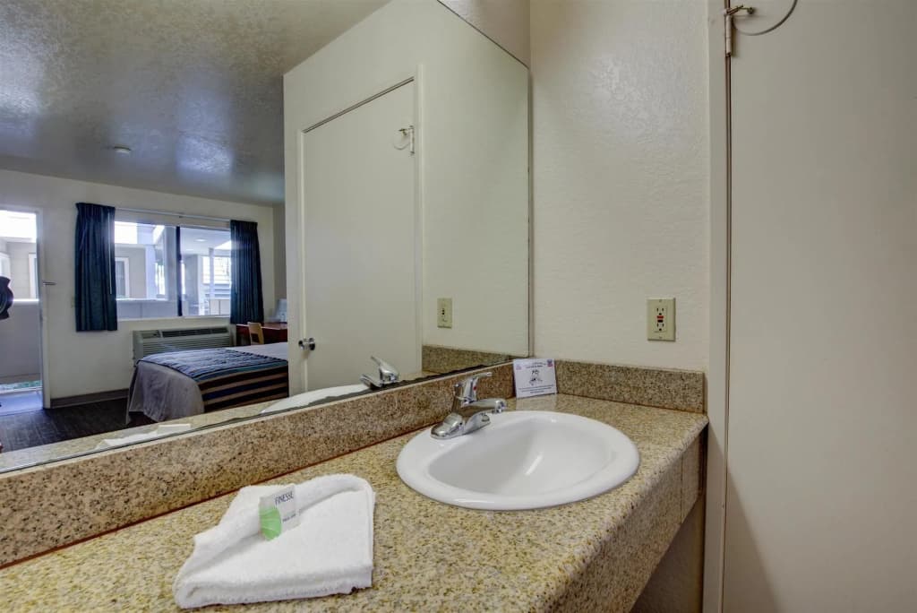 Good Nite Inn Sylmar - photo 7