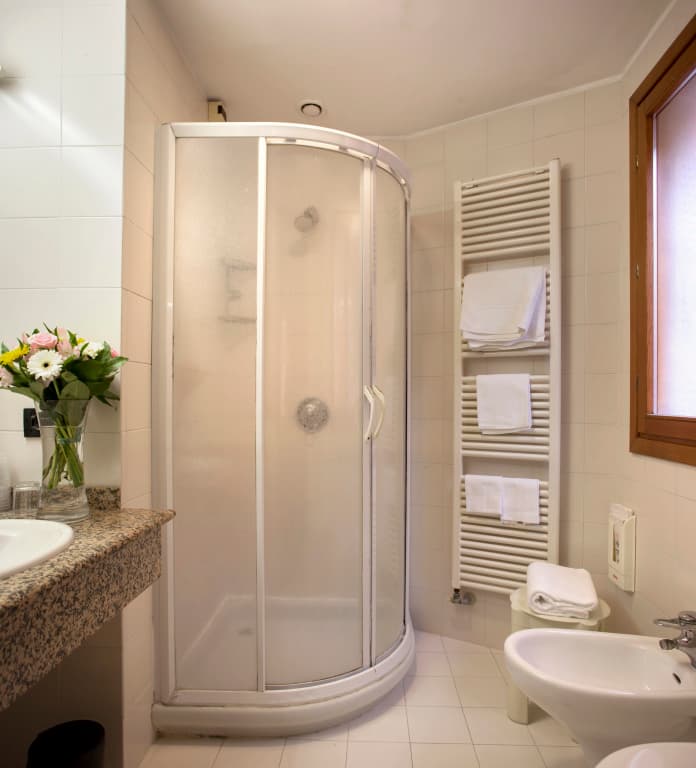 Albergo Commercio e Pellegrino - photo 10