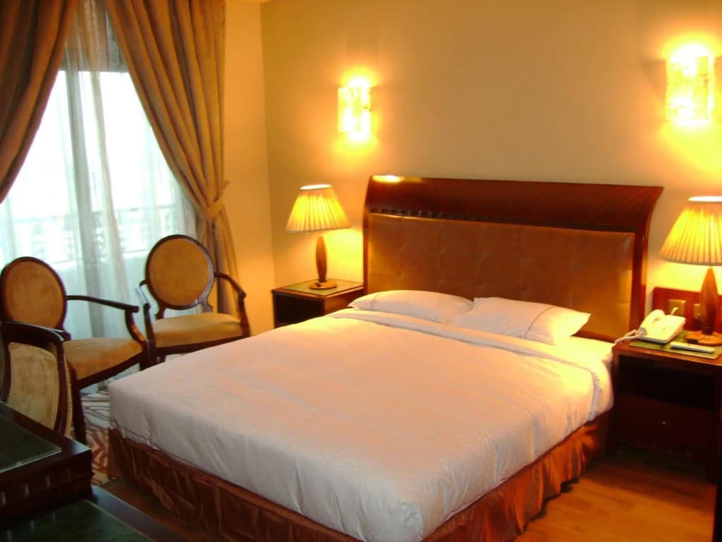 Sharjah Royal Tulip Hotel apartment - photo 7