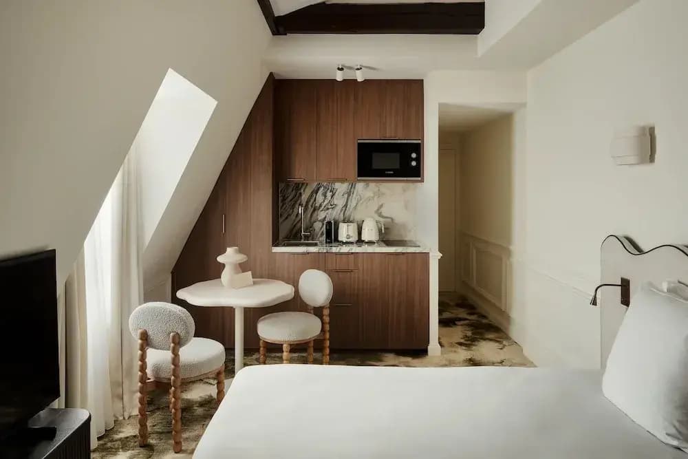 Leon Hotel-sacre Coeur View/suite-64 - photo 3
