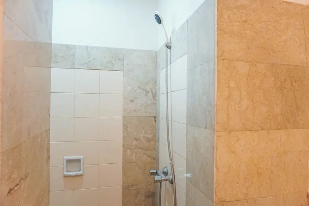 Spacious and Elegant 2BR @ Kedoya Elok Apartment - photo 6
