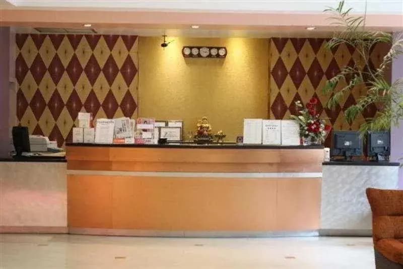 Ratchada Resort & Spa - photo 2