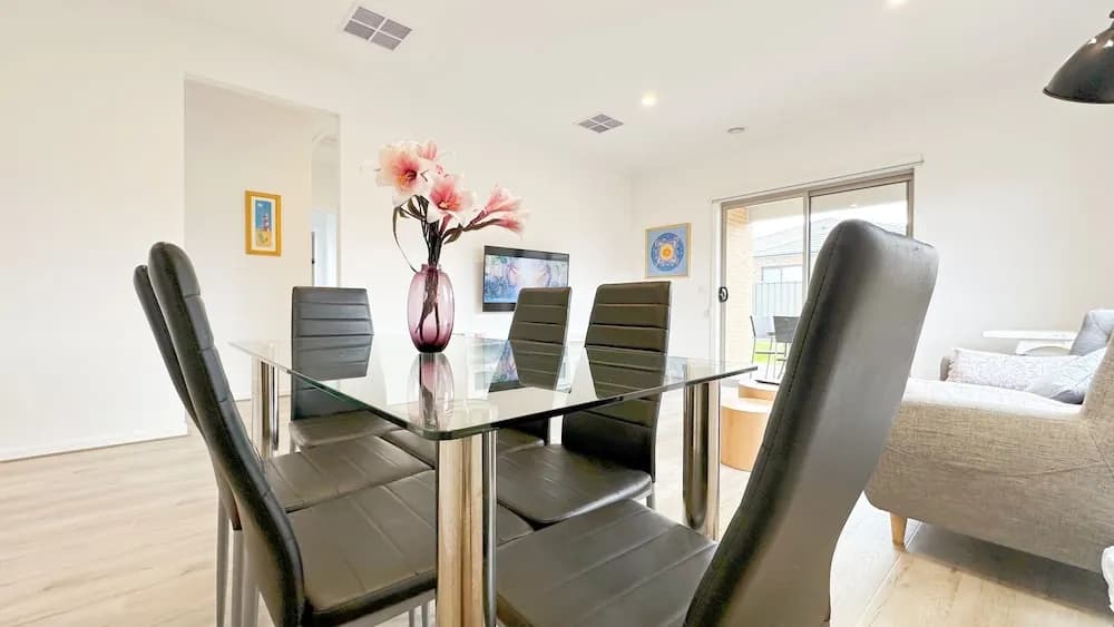 Tarneit Holiday Home - photo 10