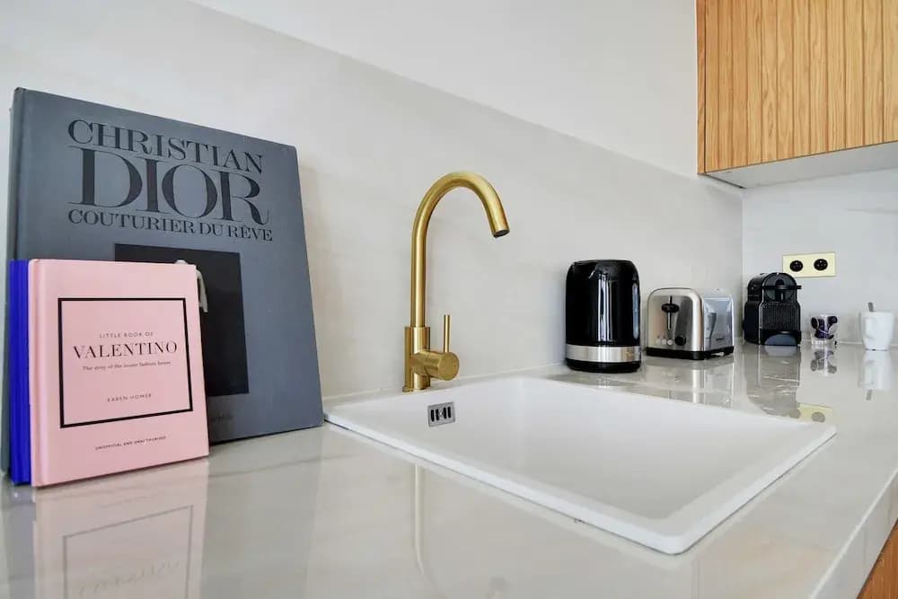 Modern Apartement Center of Paris Montmartre - photo 17
