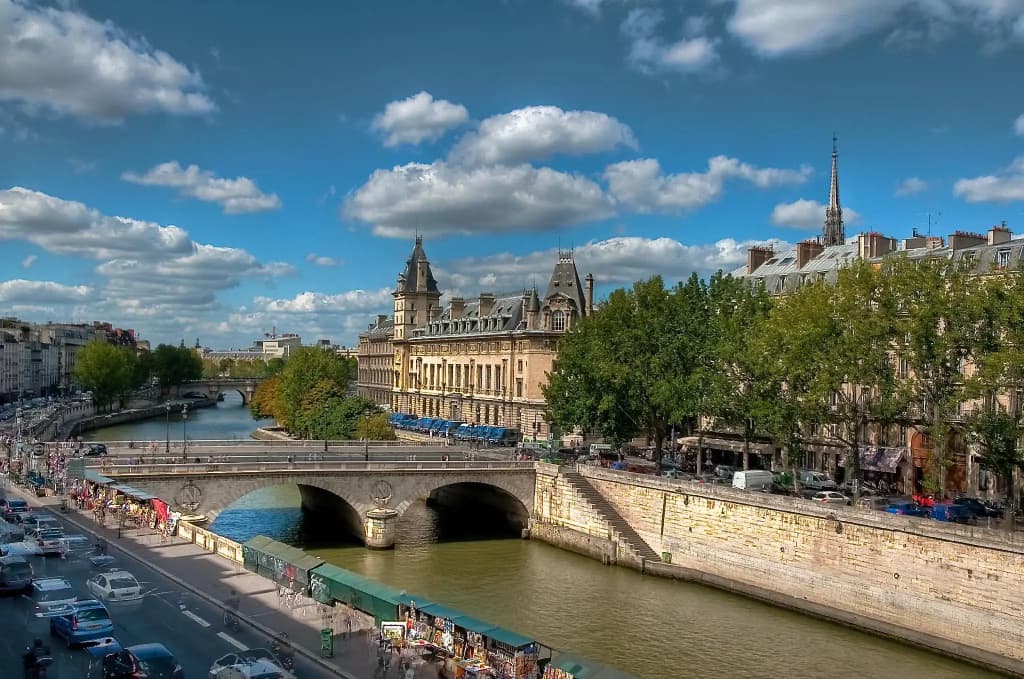 Hotel Les Rives De Notre Dame - photo 15