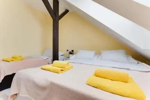 Jane's Attic Apartment - photo 2