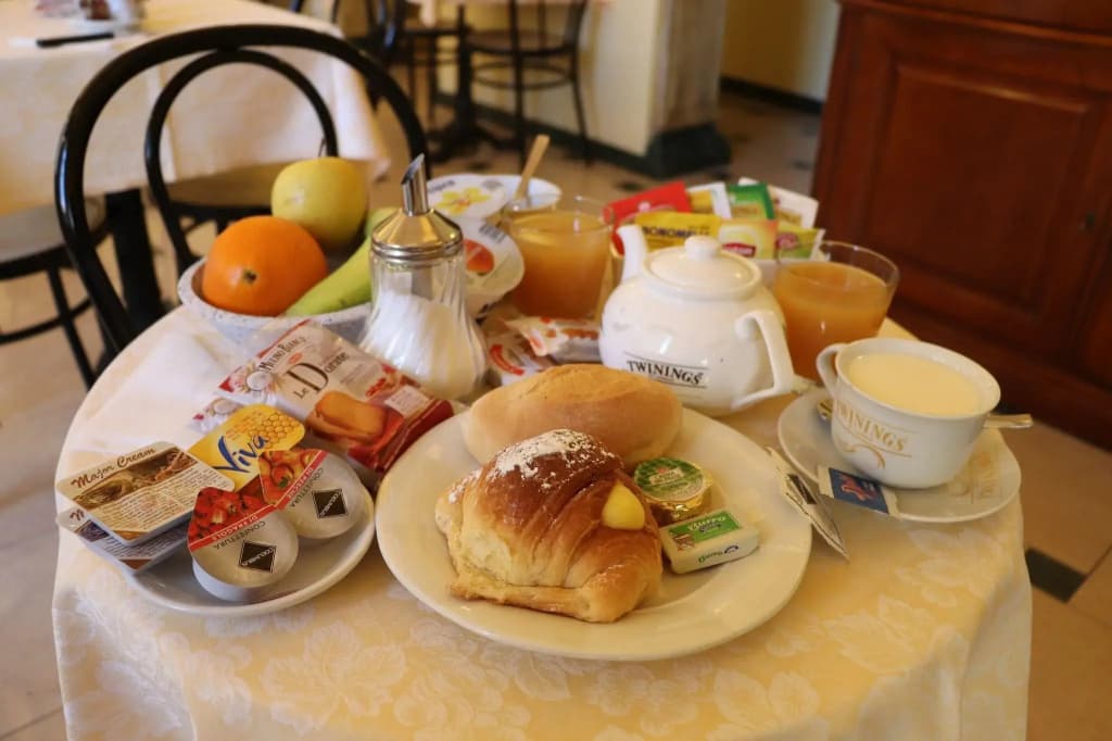 Hotel Cambridge - photo 11