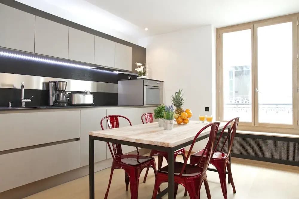 St. Germain des Pres Mabillon Apartment - photo 11