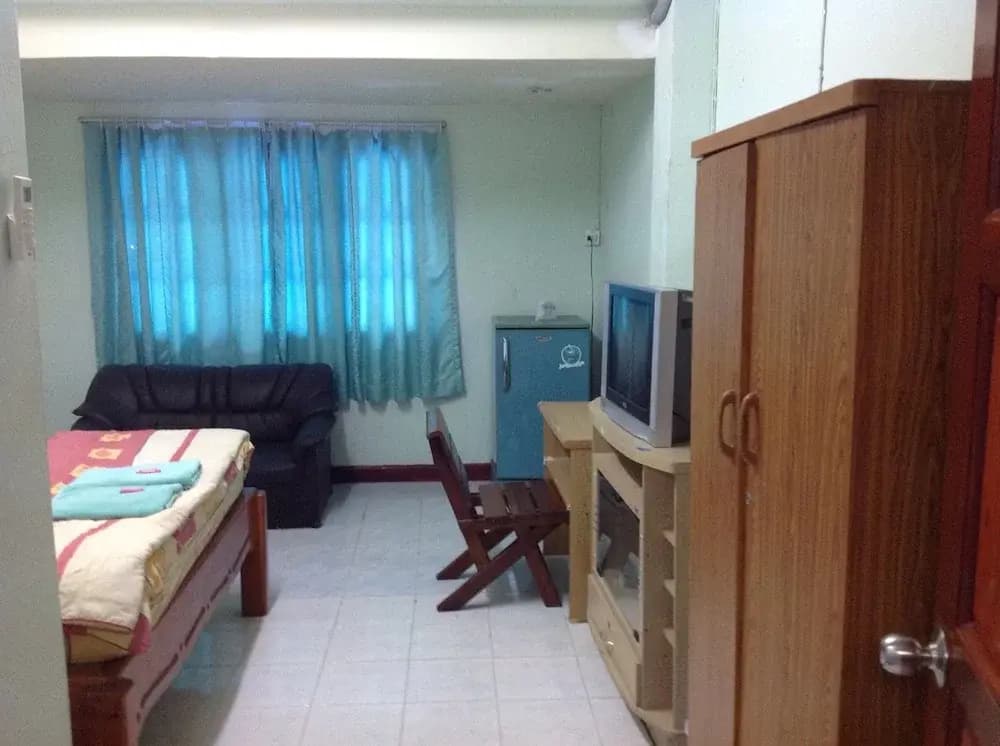 Bam Bus Motel 2 - photo 4