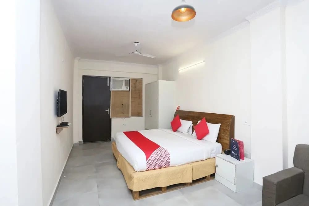 Hotel Dev Palace by OYO Rooms - photo 3