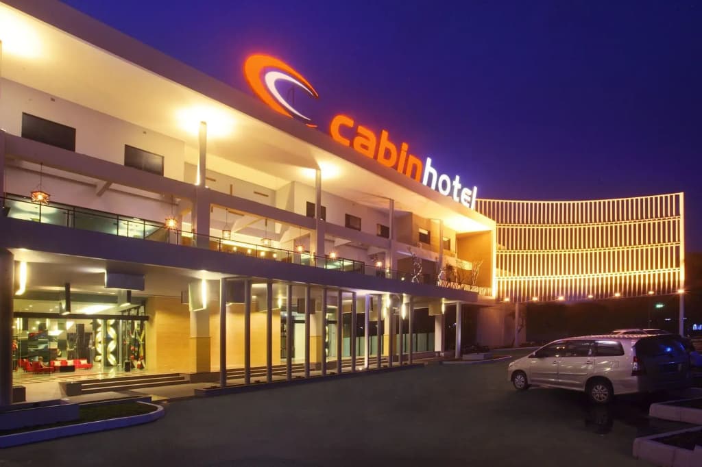 Cabin Hotel - main photo