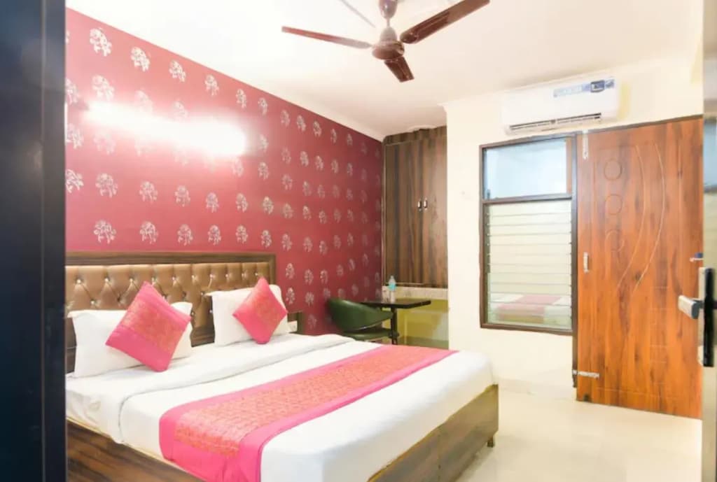 River Front Hotel Delhi - photo 6