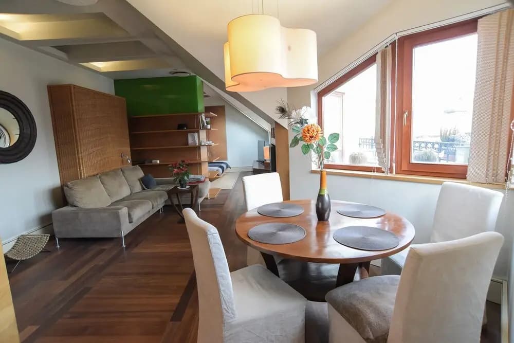 Pelicanstay Montaigne Apartments - photo 9