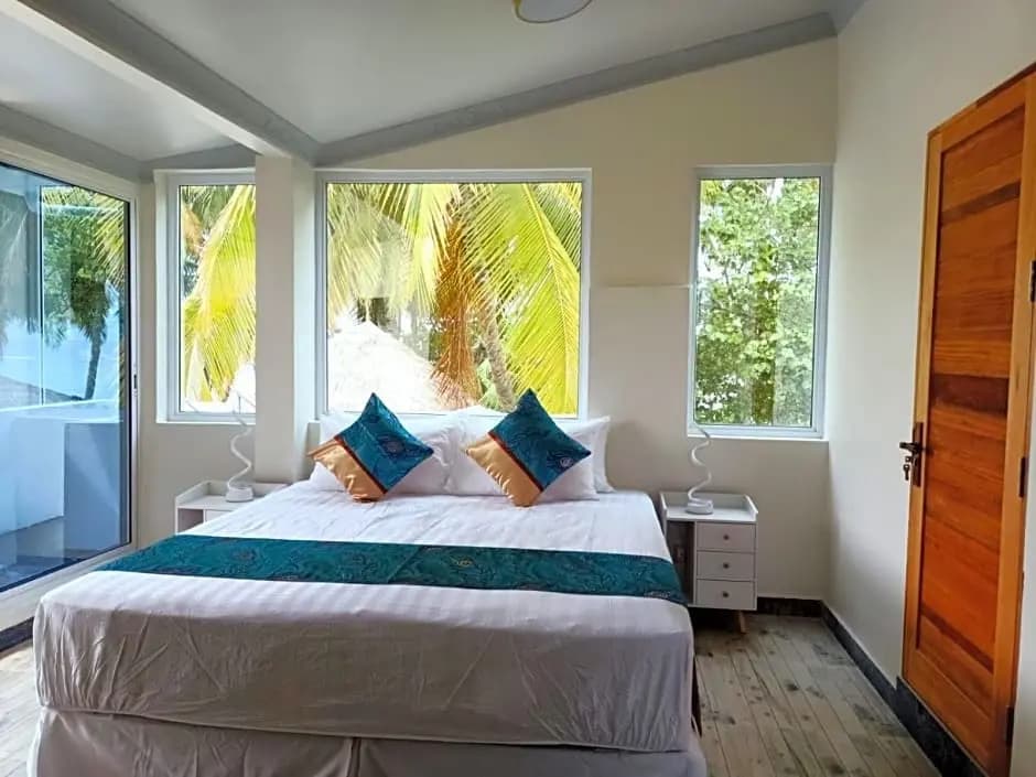 Island Life Maldives Retreat & Spa - photo 3