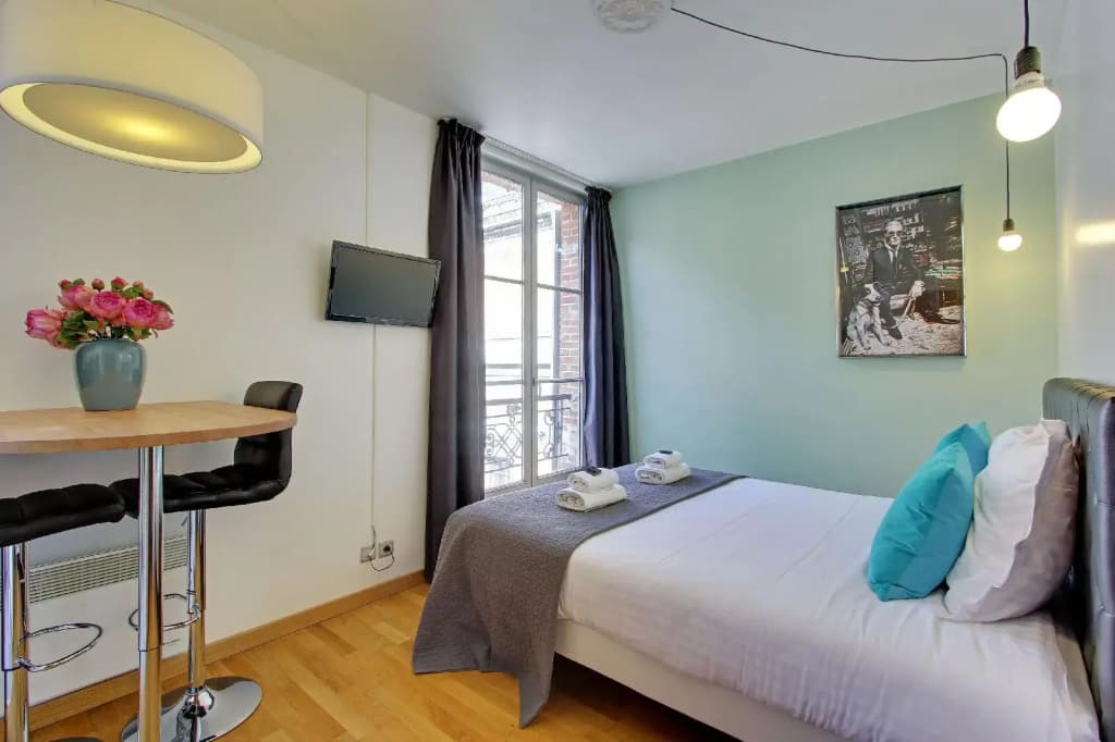 Short Stay Group Museum View Serviced Apartments - photo 14