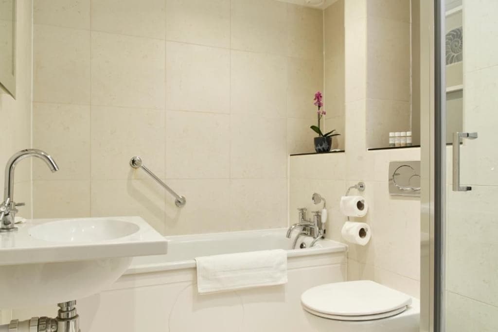 Tophams Hotel - photo 9