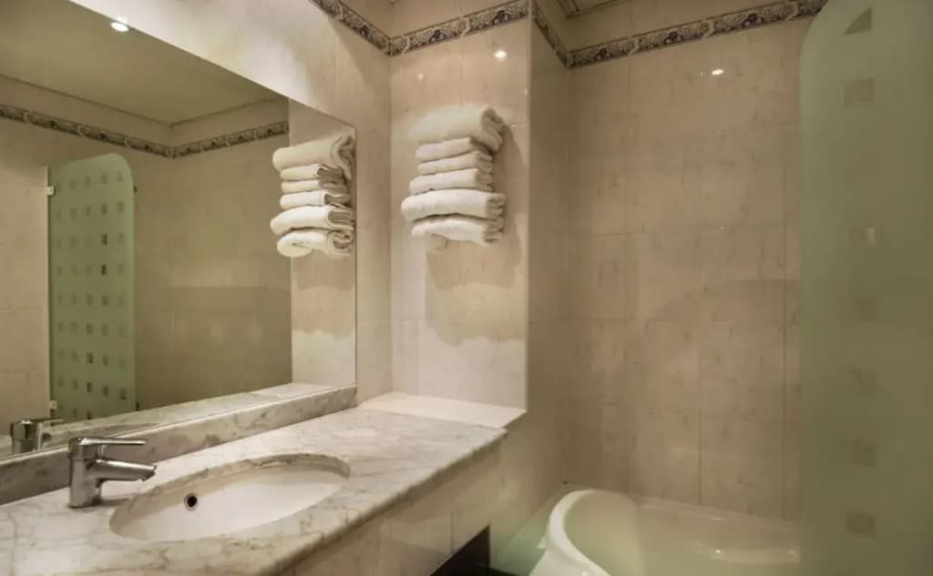 Hotel Claude Bernard Saint Germain - photo 9