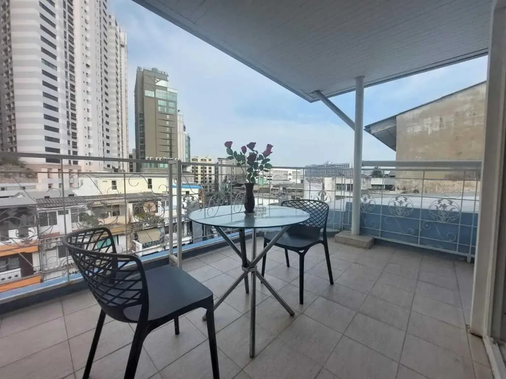 V Check Inn Sukhumvit 22 - photo 33