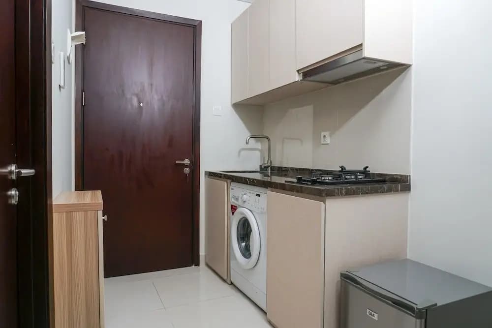 Modern Studio Room Puri Mansion Apartment - photo 11