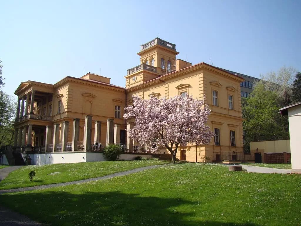 Vila Lanna - photo 1