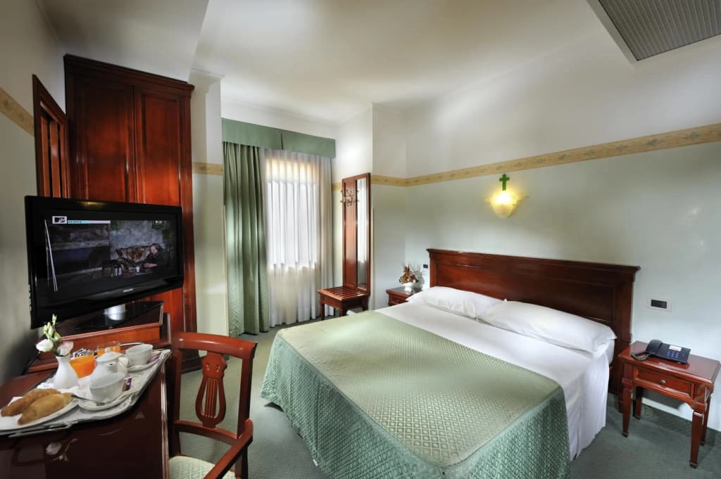 Russo Palace Hotel - photo 5