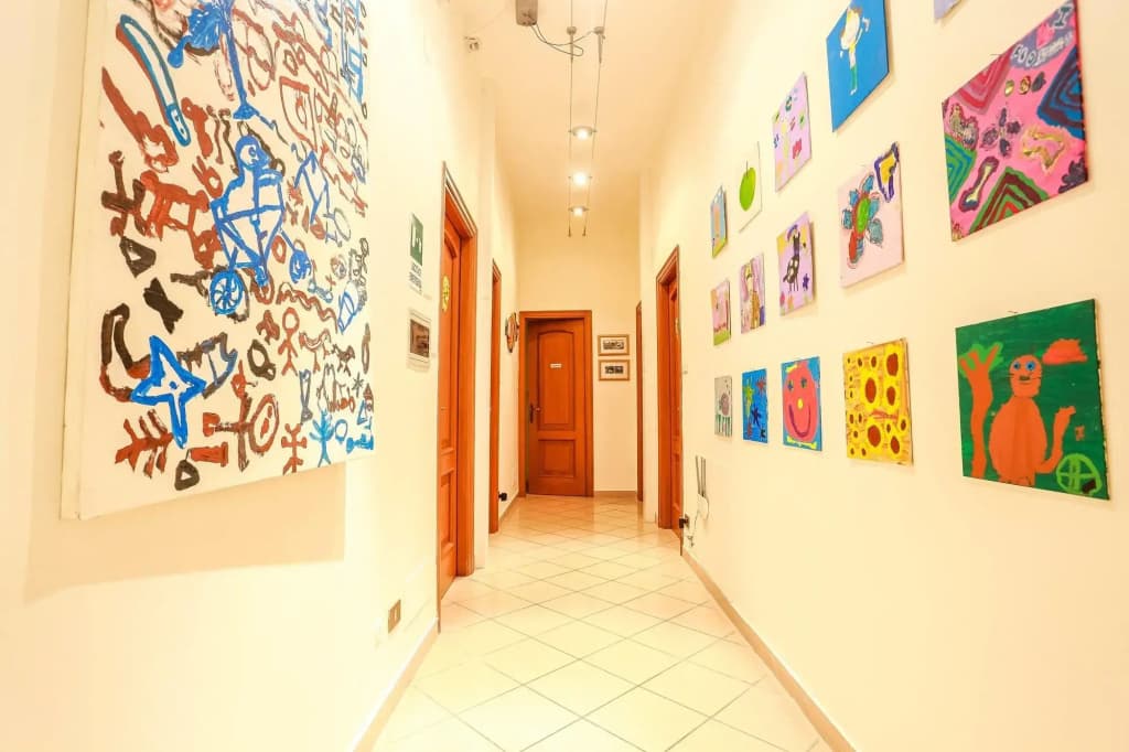 The Beehive Hostel - photo 14