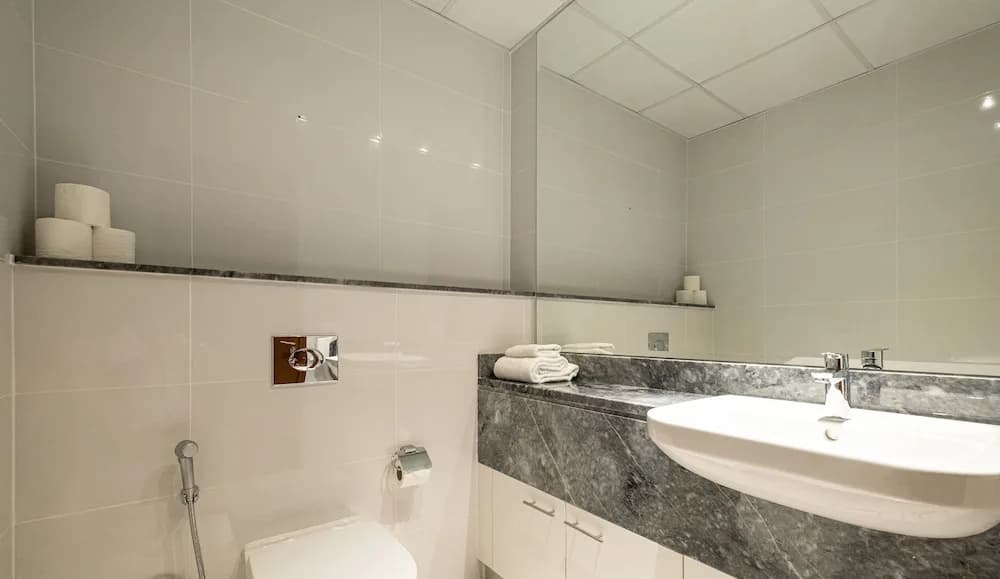 LUX The Elegant Residence Amna Tower - photo 8