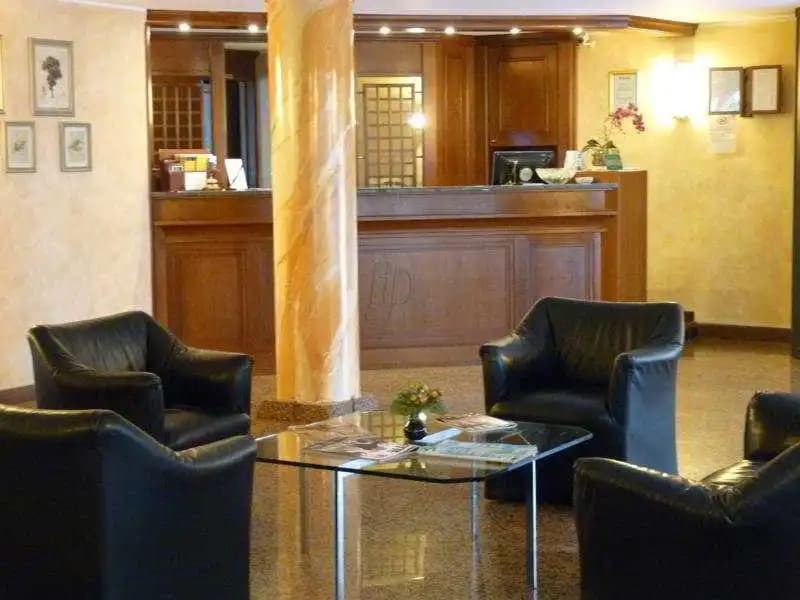 Hotel Pasteur - photo 2