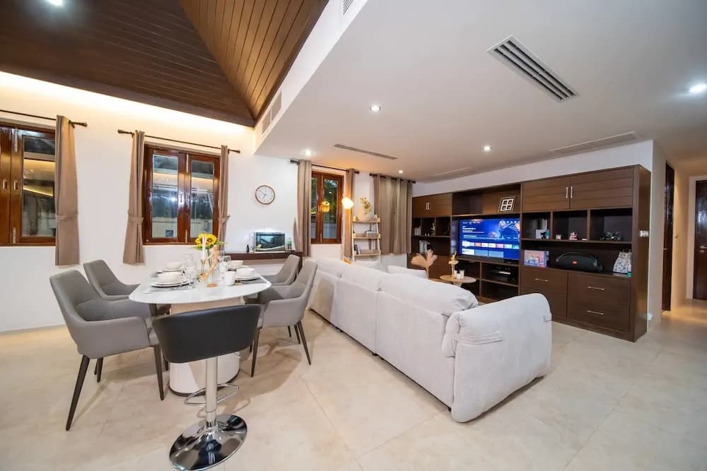 Spacious Private 4 BR Villa With a Working Office - photo 29