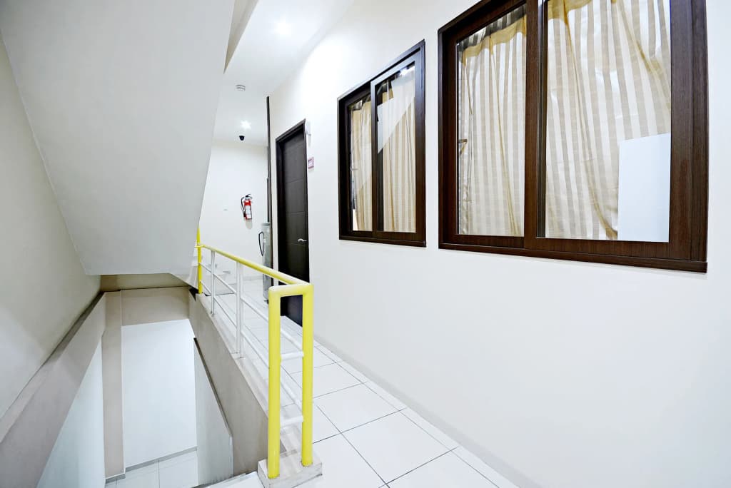 ZEN Rooms Cideng Barat - photo 12