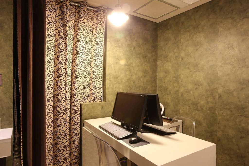 Baron de Paris Hotel - photo 3