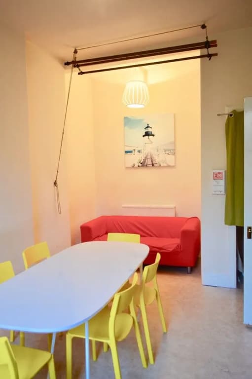 3 Bedroom Bruntsfield Flat - photo 2