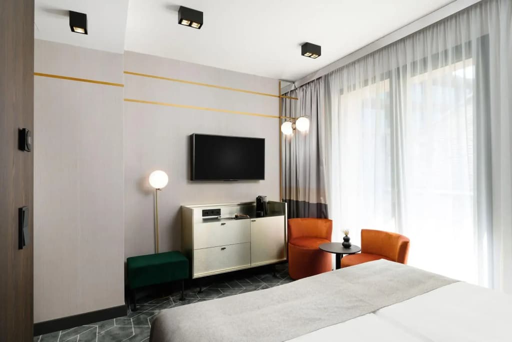 Emerald Hotel - photo 3