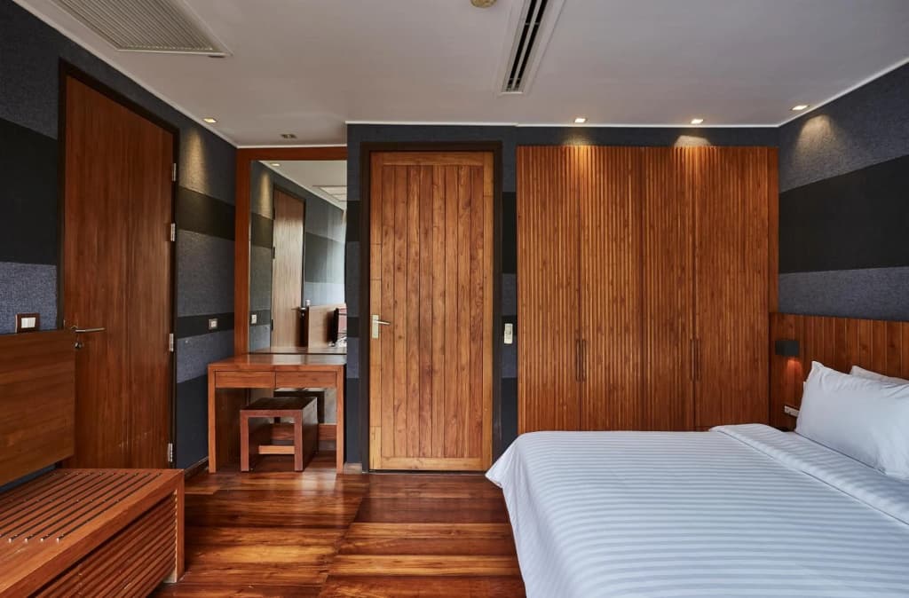 LUXX Langsuan Hotel - photo 40