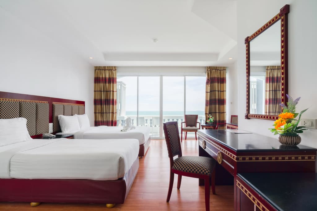 Jomtien Hisotel - photo 7