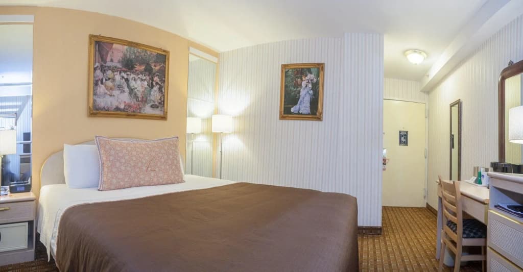 Flushing Central Hotel 88 - photo 3
