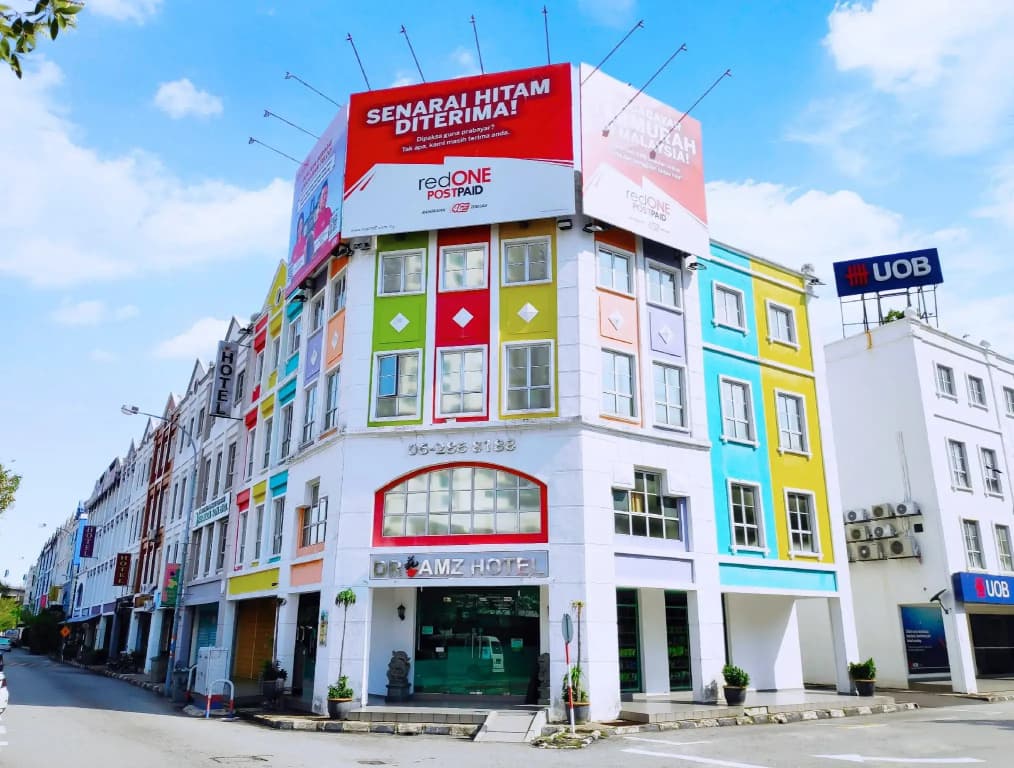 Hotel Zamburger Plaza Mahkota - main photo