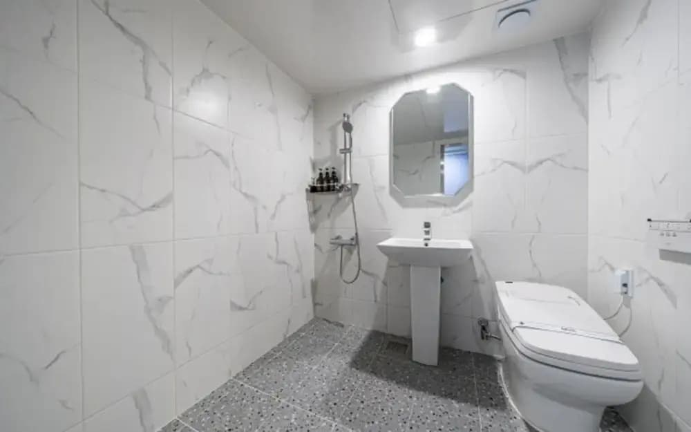 Guui Box Hotel - photo 10