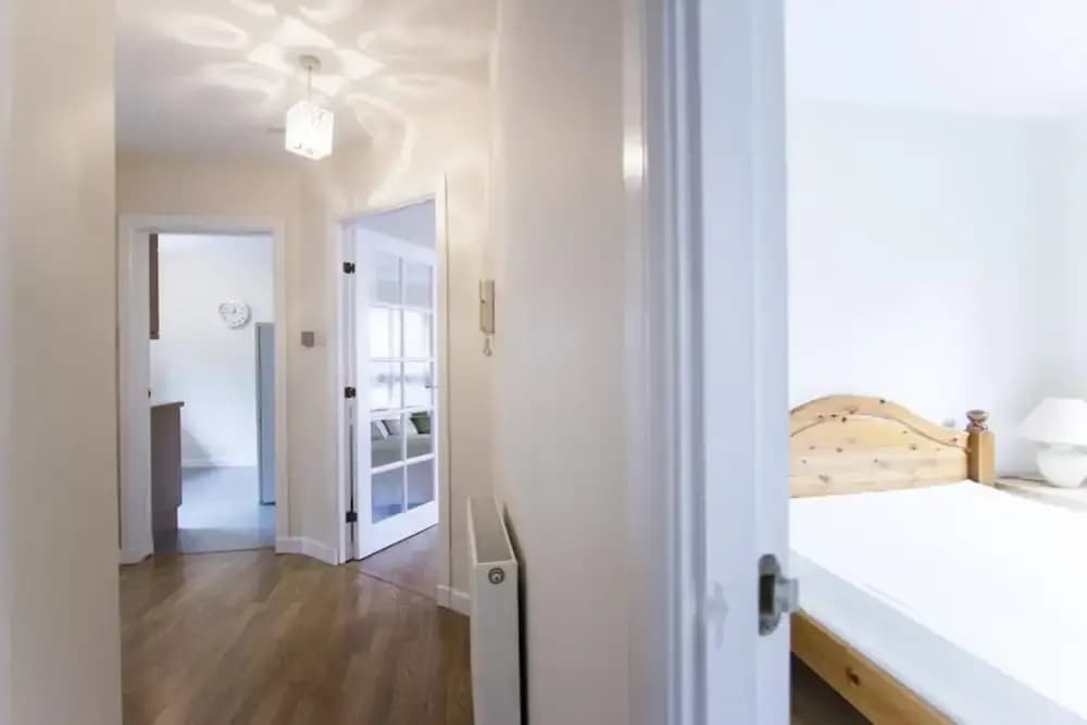 2 Bedroom Flat In Edinburgh - photo 5
