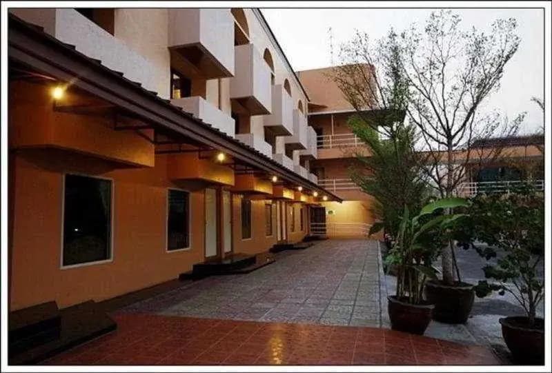 Ratchada Resort & Spa - photo 1