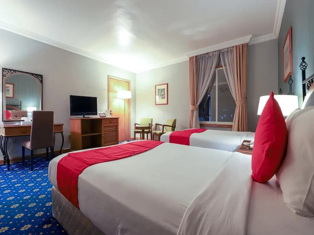 City Plaza Hotel by OYO Rooms - photo 16