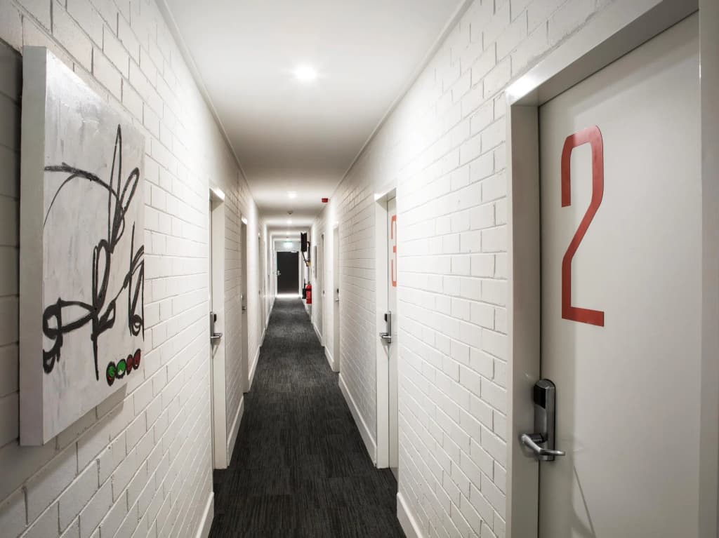 Villawood Hotel - photo 11