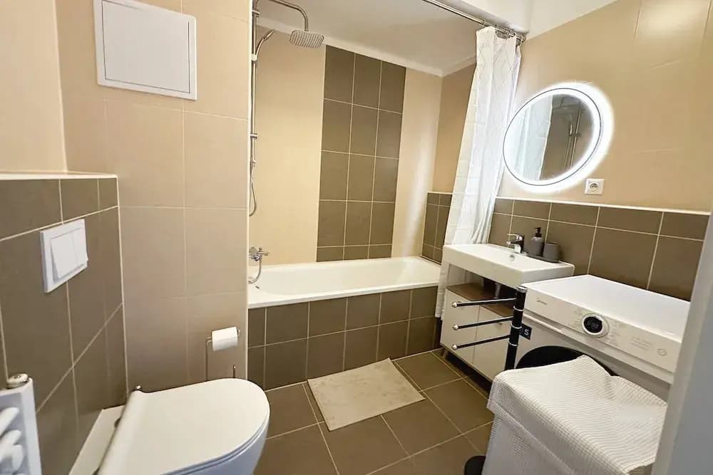 Spacious Work-focused Apartments in Prague 3 - photo 9