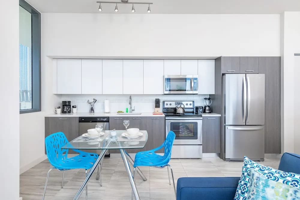 Bluebird Suites Downtown Brickell - photo 23