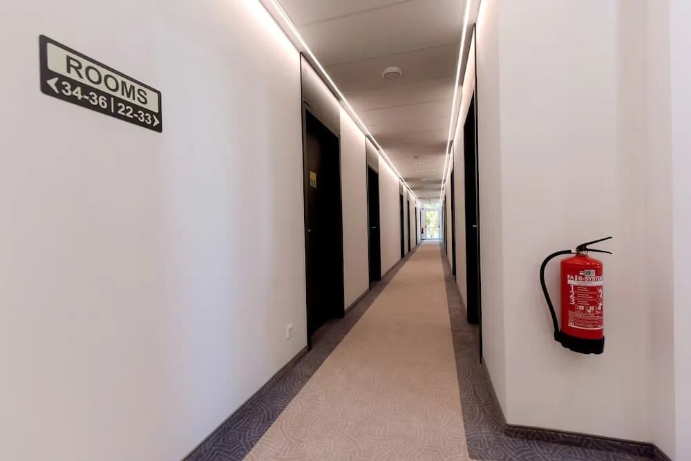 M-Pire Hotel Berlin - photo 12