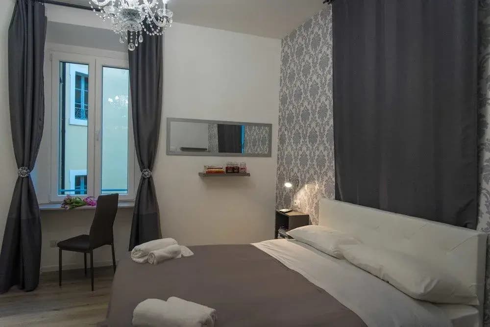 Inside Roma Rooms - photo 25
