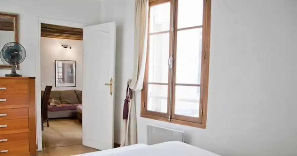 Saint Sulpice Apartment - photo 5