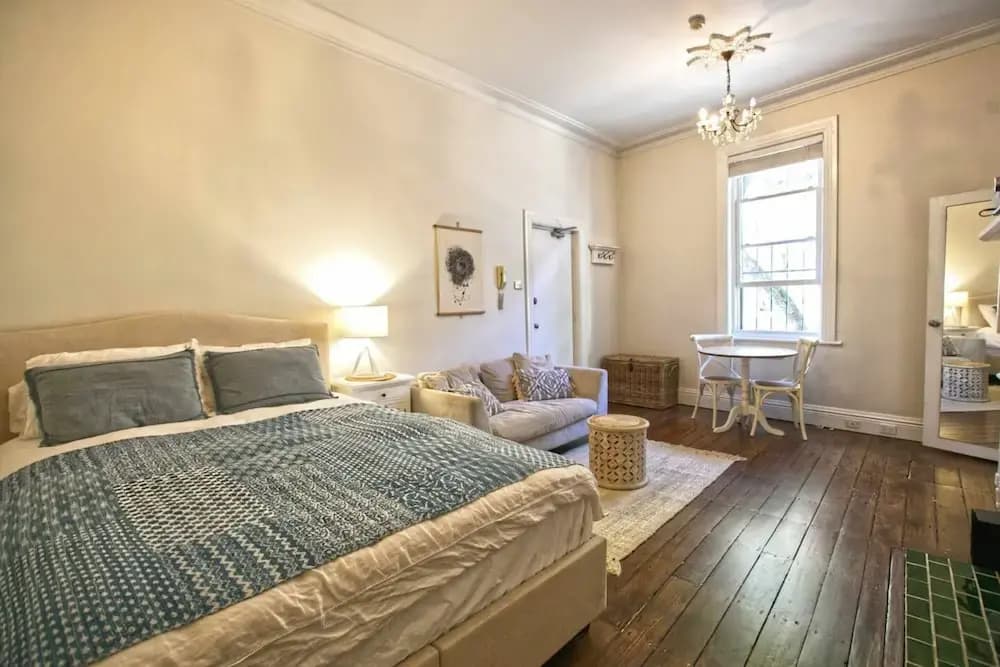 Gorgeous Studio by Moore Park - photo 2