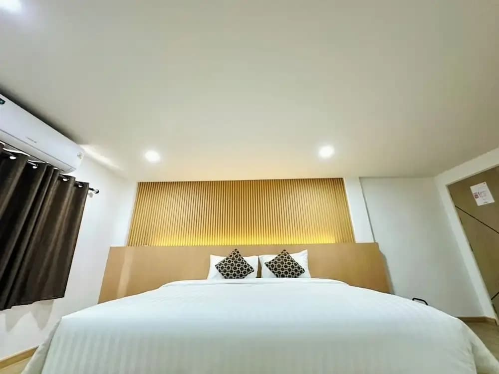 The Cozy 77 - No Parking - photo 25